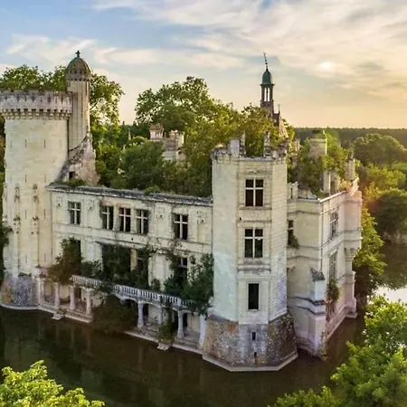 Maison De Charme Avec Jardin Aux Trois-moutiers, 116 M², 6 Pers. * Les-Trois-Moutiers