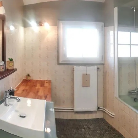 Maison De Charme Avec Jardin Aux Trois-moutiers, 116 M², 6 Pers. Les-Trois-Moutiers