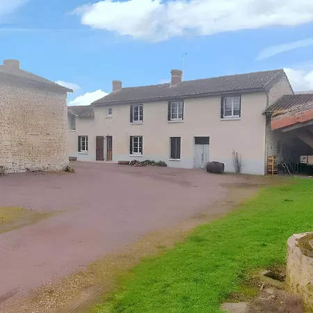 Maison De Charme Avec Jardin Aux Trois-moutiers, 116 M², 6 Pers. بيت للعطل *