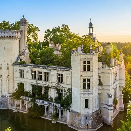 Prázdninový dům Maison De Charme Avec Jardin Aux Trois-moutiers, 116 M², 6 Pers. *