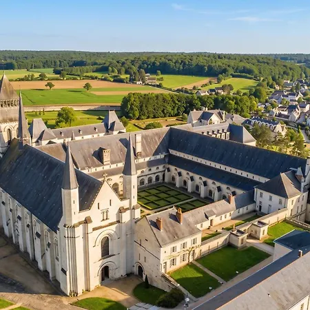 Prázdninový dům Maison De Charme Avec Jardin Aux Trois-moutiers, 116 M², 6 Pers. Les-Trois-Moutiers