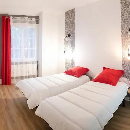 Prázdninový dům Maison De Charme Avec Jardin Aux Trois-moutiers, 116 M², 6 Pers. *