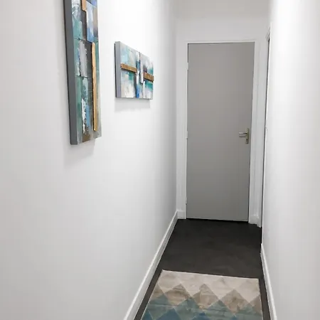 Maison De Charme Avec Jardin Aux Trois-moutiers, 116 M², 6 Pers. *