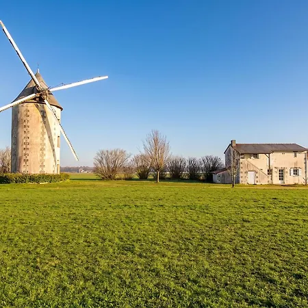 Maison De Charme Avec Jardin Aux Trois-moutiers, 116 M², 6 Pers. Prázdninový dům Les-Trois-Moutiers