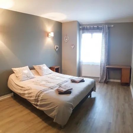 Maison De Charme Avec Jardin Aux Trois-moutiers, 116 M², 6 Pers. Feriehus Les-Trois-Moutiers