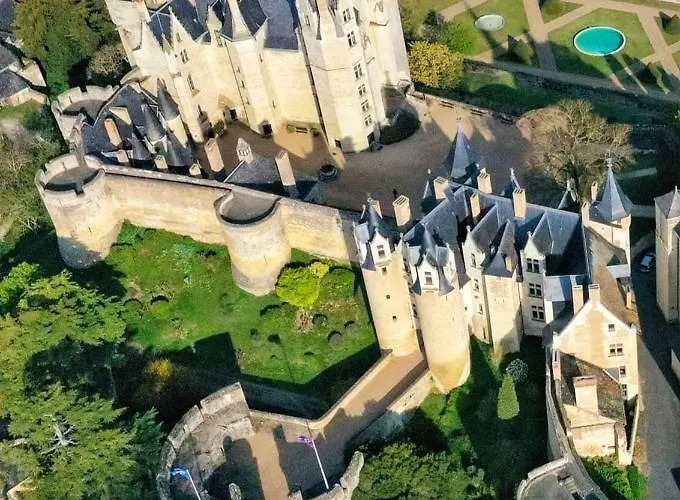 Maison De Charme Avec Jardin Aux Trois-moutiers, 116 M², 6 Pers.