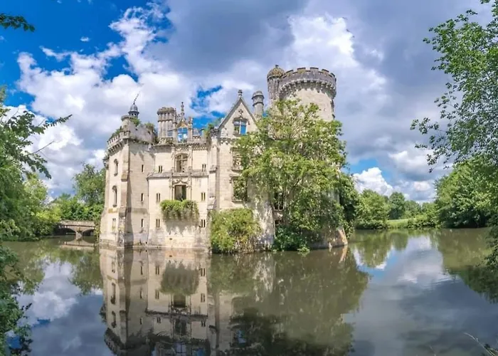 Maison De Charme Avec Jardin Aux Trois-moutiers, 116 M², 6 Pers. * Les-Trois-Moutiers