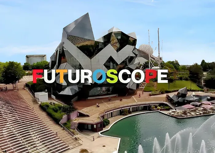 Maison De Charme Avec Jardin Aux Trois-moutiers, 116 M², 6 Pers. *