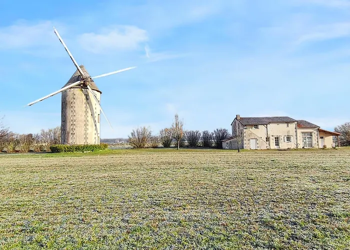 Maison De Charme Avec Jardin Aux Trois-moutiers, 116 M², 6 Pers. * Les-Trois-Moutiers