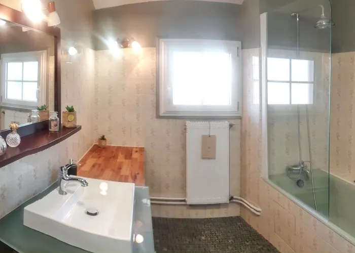 Maison De Charme Avec Jardin Aux Trois-moutiers, 116 M², 6 Pers. Les-Trois-Moutiers