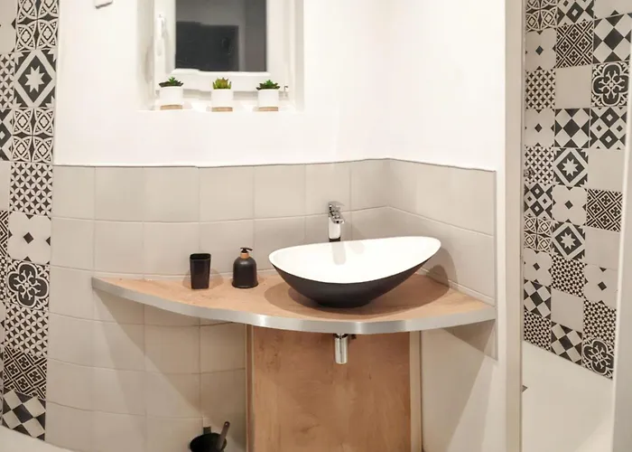 Maison De Charme Avec Jardin Aux Trois-moutiers, 116 M², 6 Pers. Сasa de vacaciones Les-Trois-Moutiers