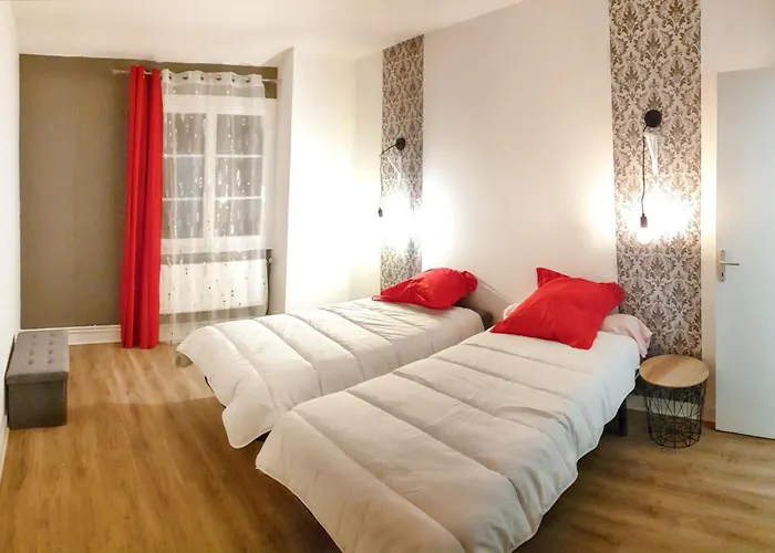 Maison De Charme Avec Jardin Aux Trois-moutiers, 116 M², 6 Pers. Les-Trois-Moutiers