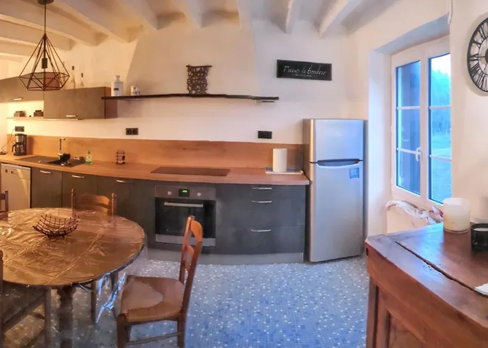 Maison De Charme Avec Jardin Aux Trois-moutiers, 116 M², 6 Pers. * Les-Trois-Moutiers