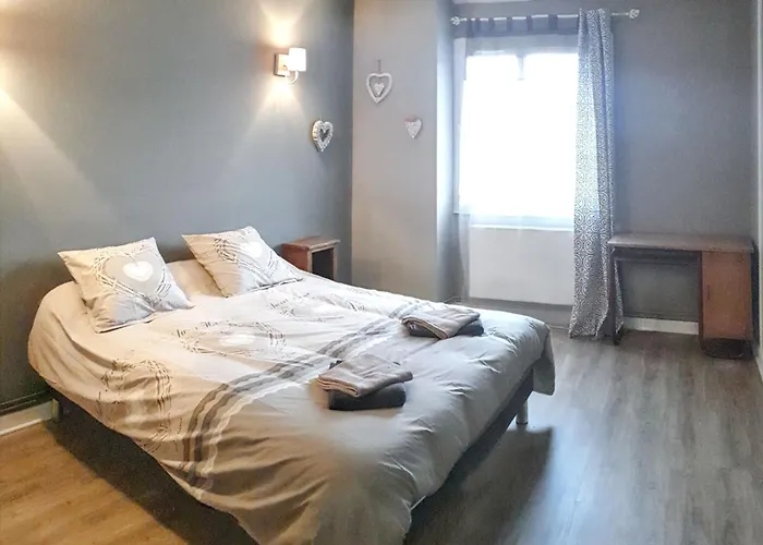 Maison De Charme Avec Jardin Aux Trois-moutiers, 116 M², 6 Pers.